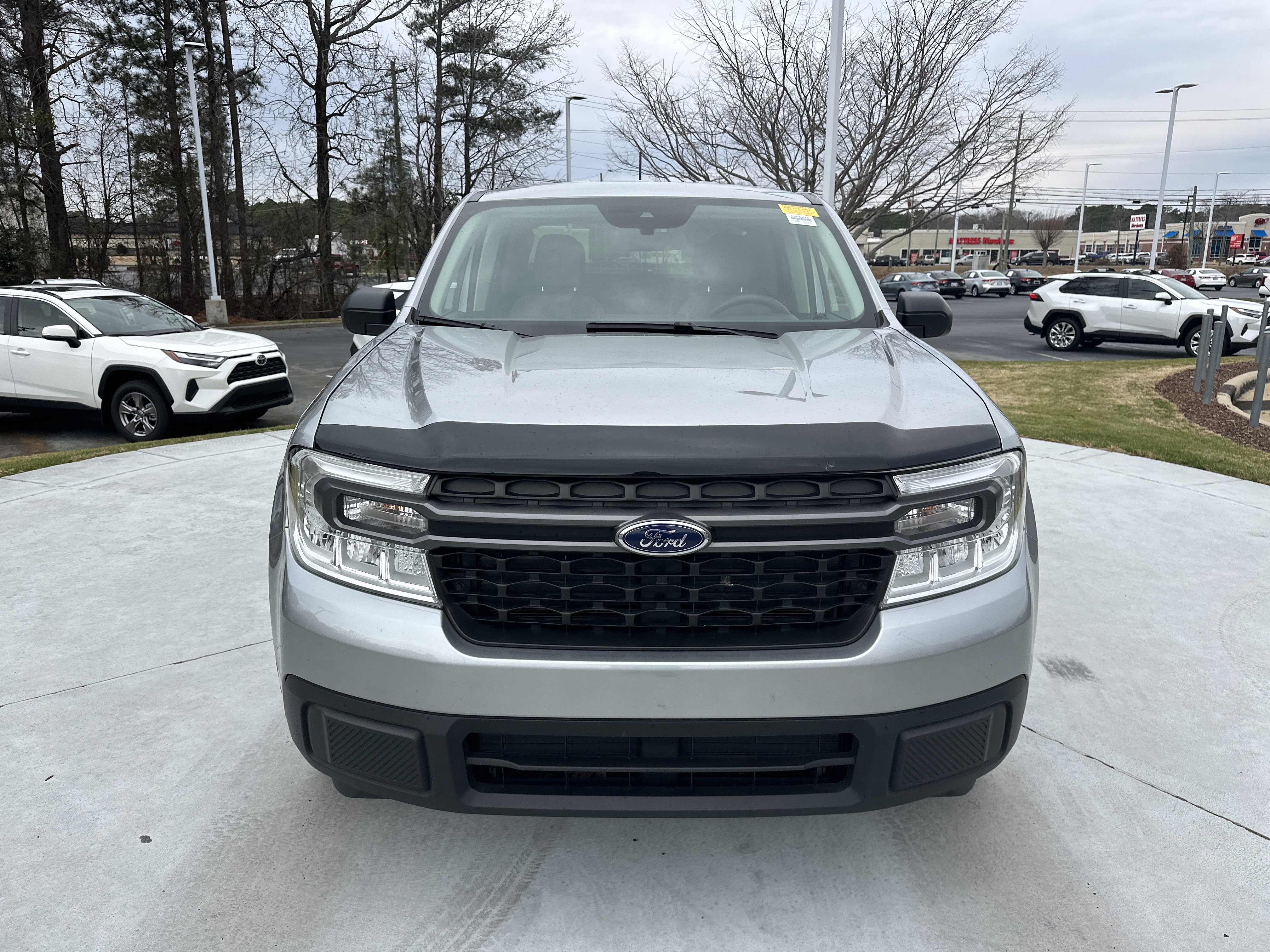 Used 2023 Ford Maverick XLT image 3