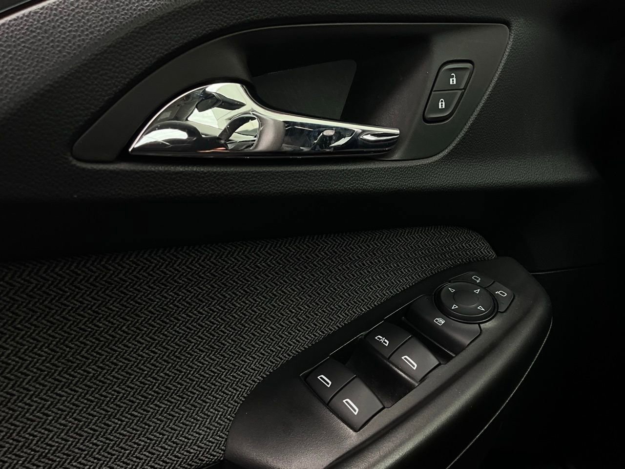 Used 2023 Chevrolet TrailBlazer LT w/ Convenience Package image 19