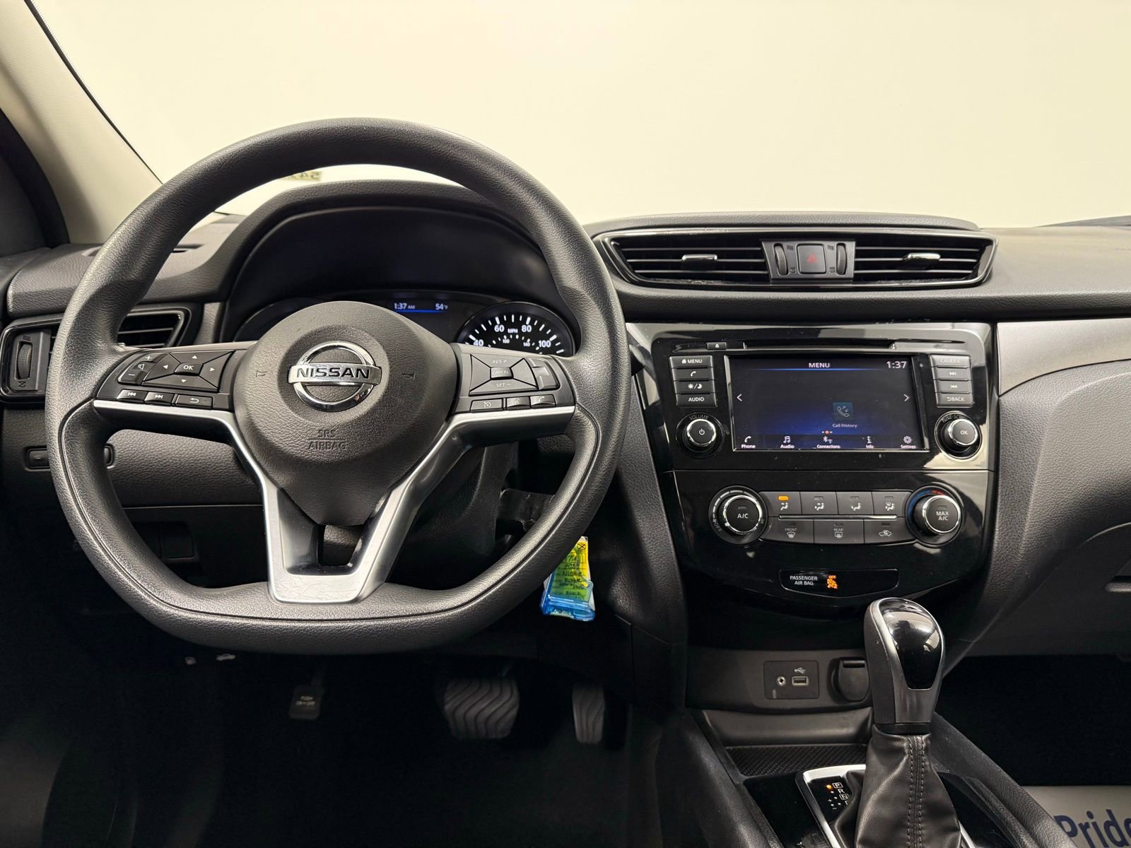 Used 2020 Nissan Rogue Sport S image 18