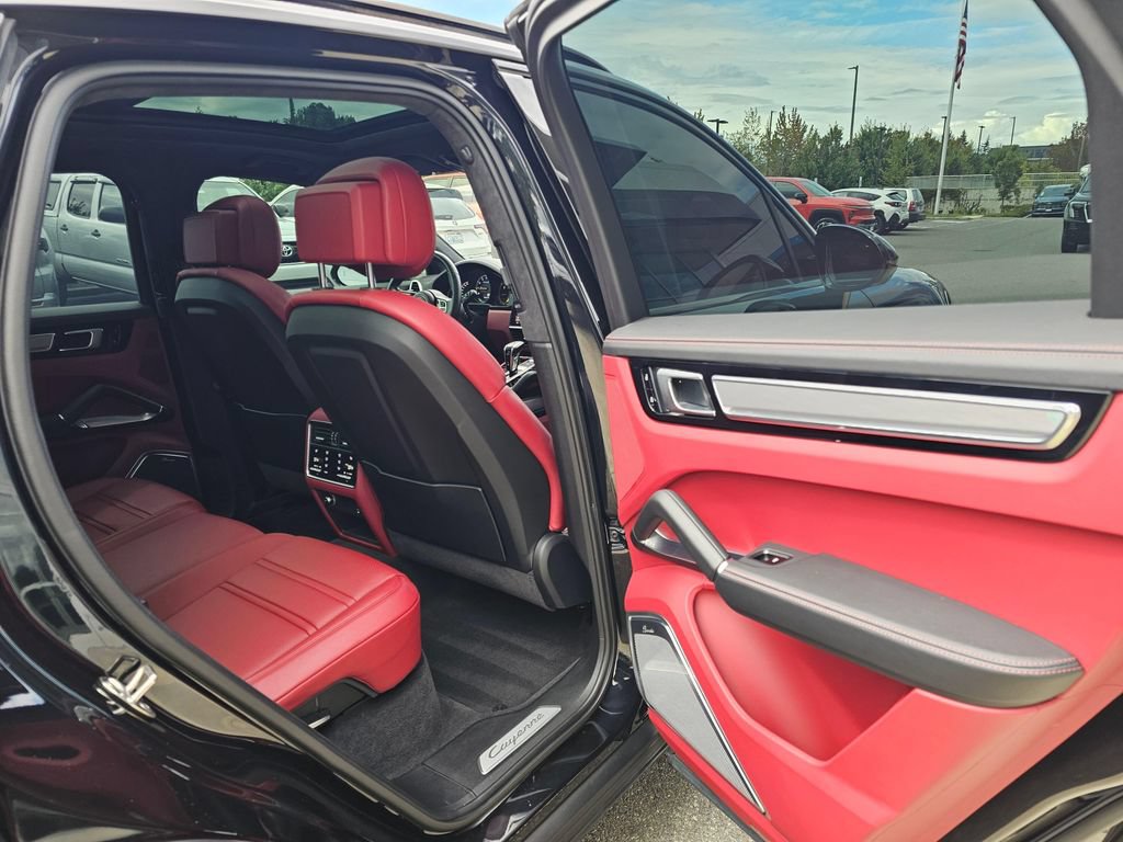 Used 2021 Porsche Cayenne Turbo S AWD/4WD image 15