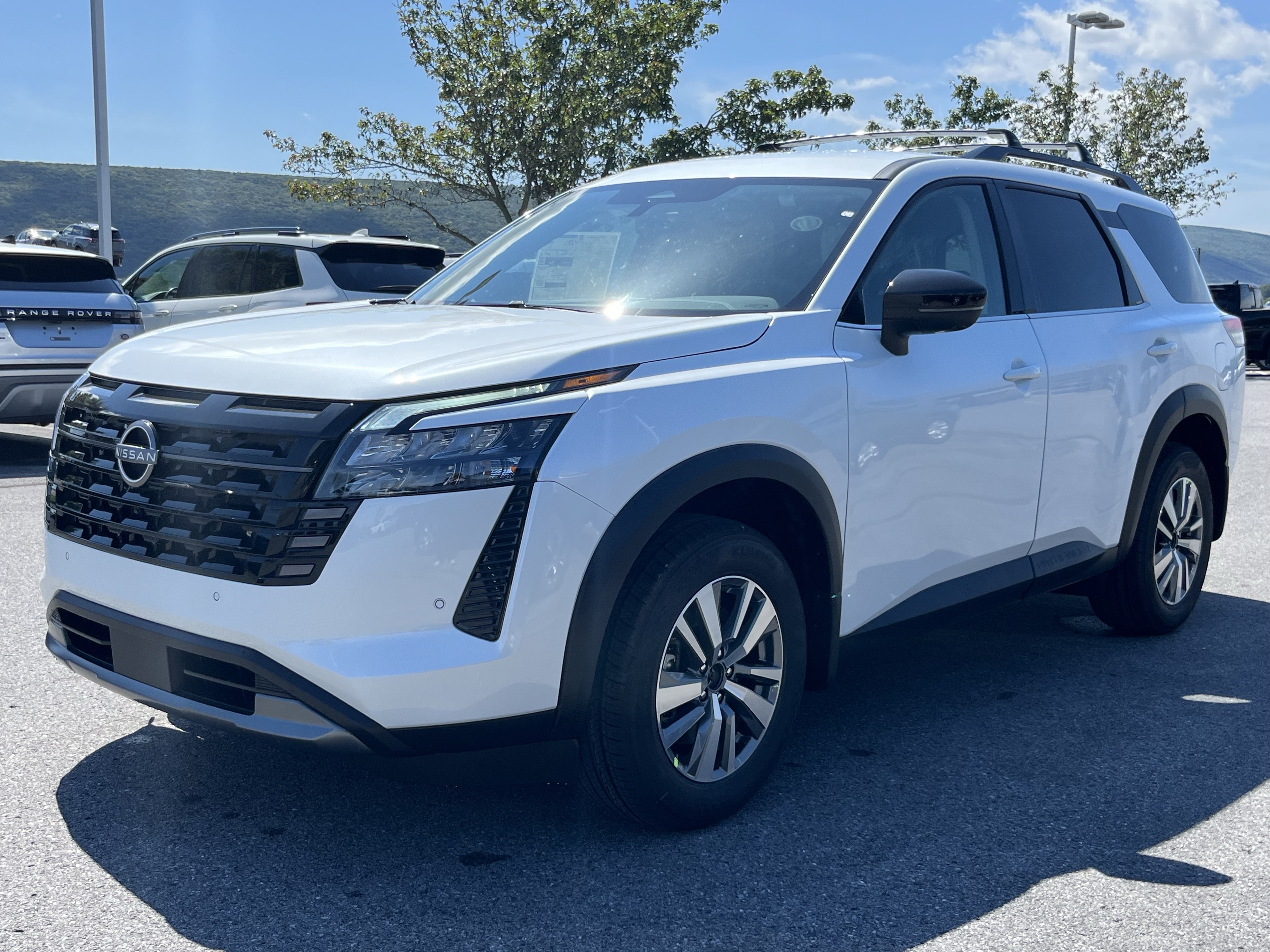New 2026 Nissan Pathfinder SL AWD/4WD image 11