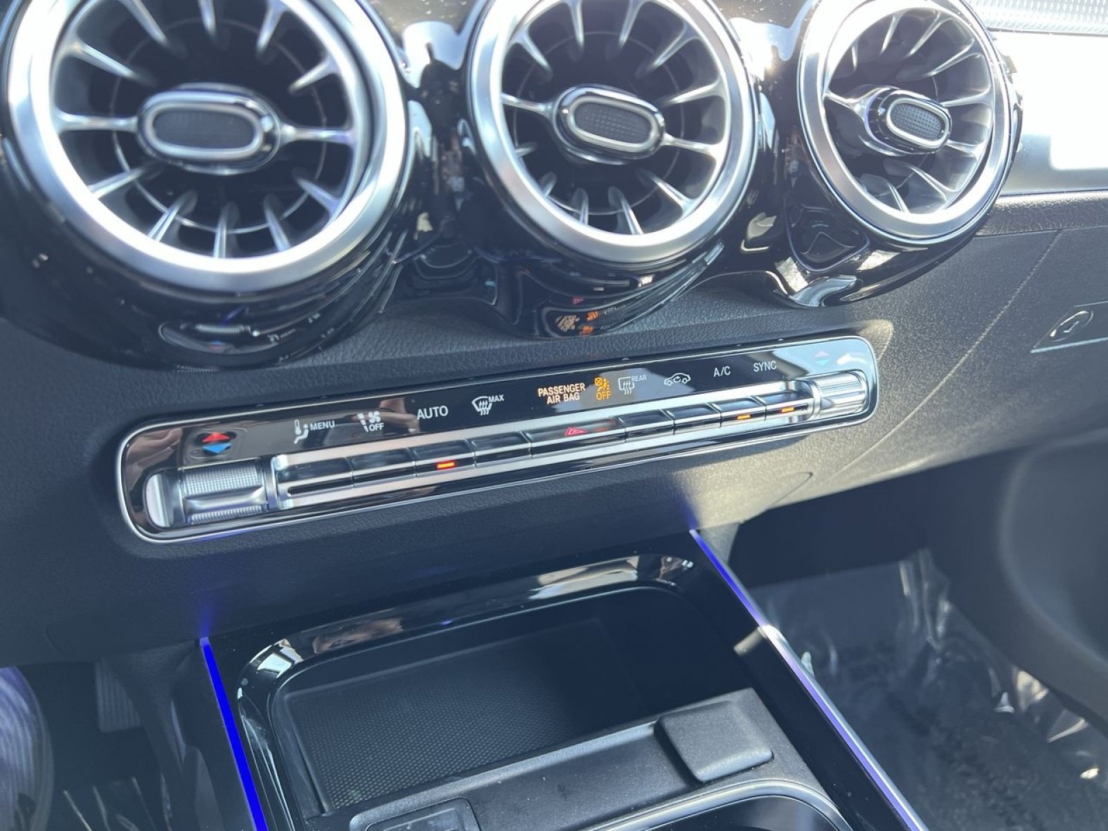 Used 2023 Mercedes-Benz GLB 250 4MATIC image 22