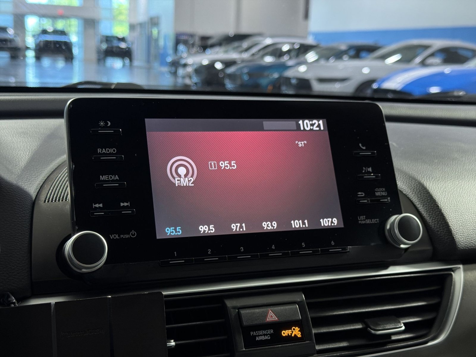 Used 2018 Honda Accord LX image 29
