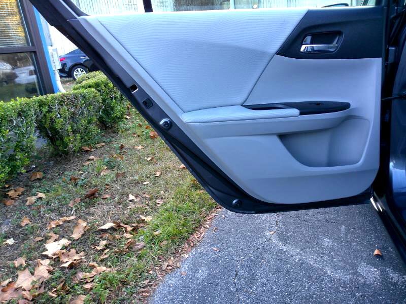 Used 2017 Honda Accord LX image 22