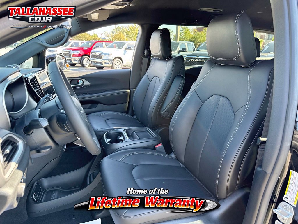 New 2027 Chrysler Pacifica LX FWD image 15