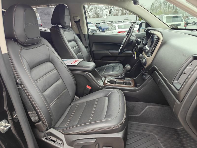 Used 2020 GMC Canyon Denali image 22