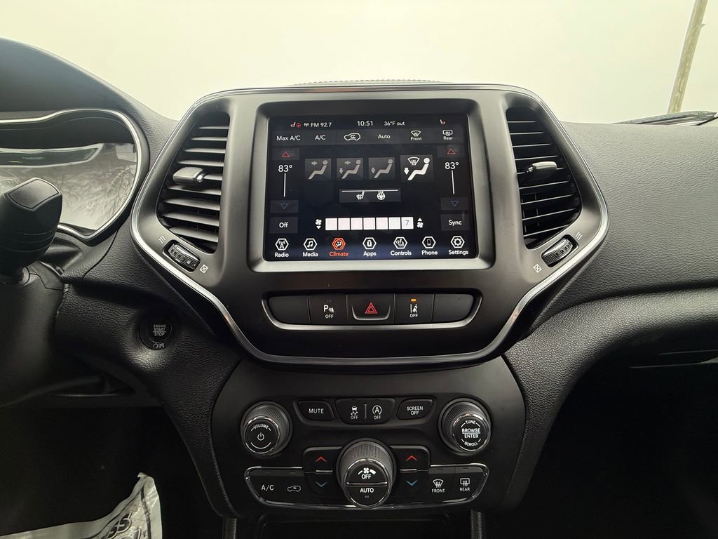 Used 2022 Jeep Cherokee Latitude Lux w/ Mopar Interior Package image 26