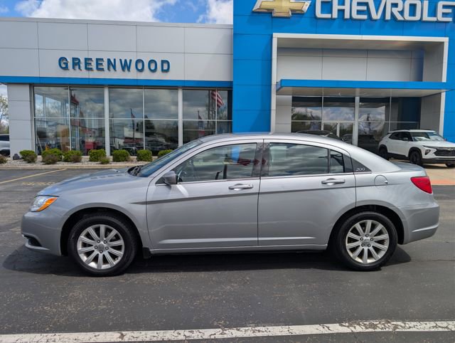 Used 2013 Chrysler 200 Touring w/ Cold Weather Group image 2