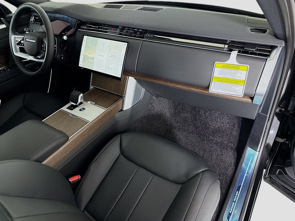 New 2026 Land Rover Range Rover Long Wheelbase SE AWD/4WD image 17