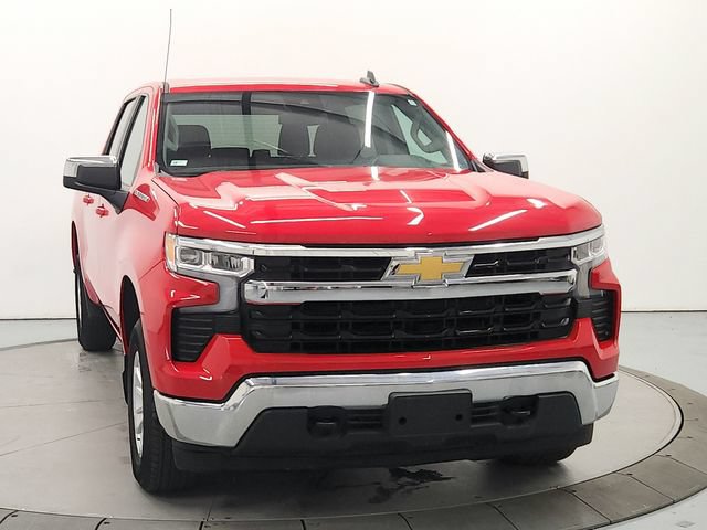 Used 2025 Chevrolet Silverado 1500 LT AWD/4WD image 2