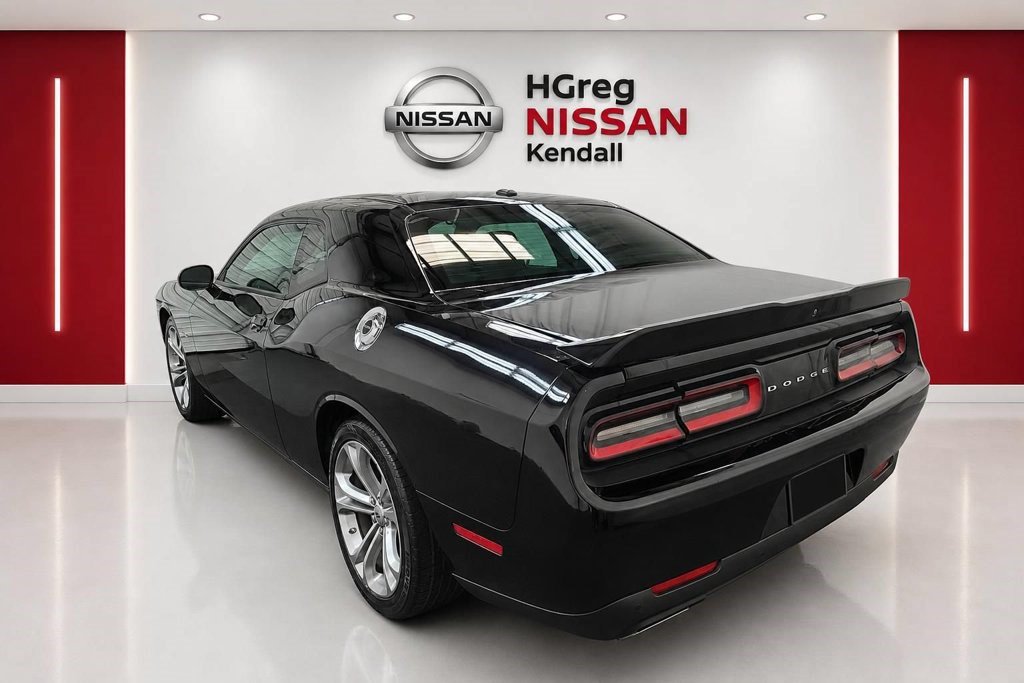 Used 2022 Dodge Challenger R/T RWD image 2