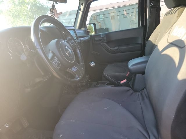 Used 2018 Jeep Wrangler Sport w/ Connectivity Group AWD/4WD image 10