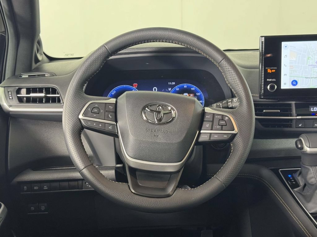 Used 2025 Toyota Sienna XLE Woodland Edition AWD/4WD image 20