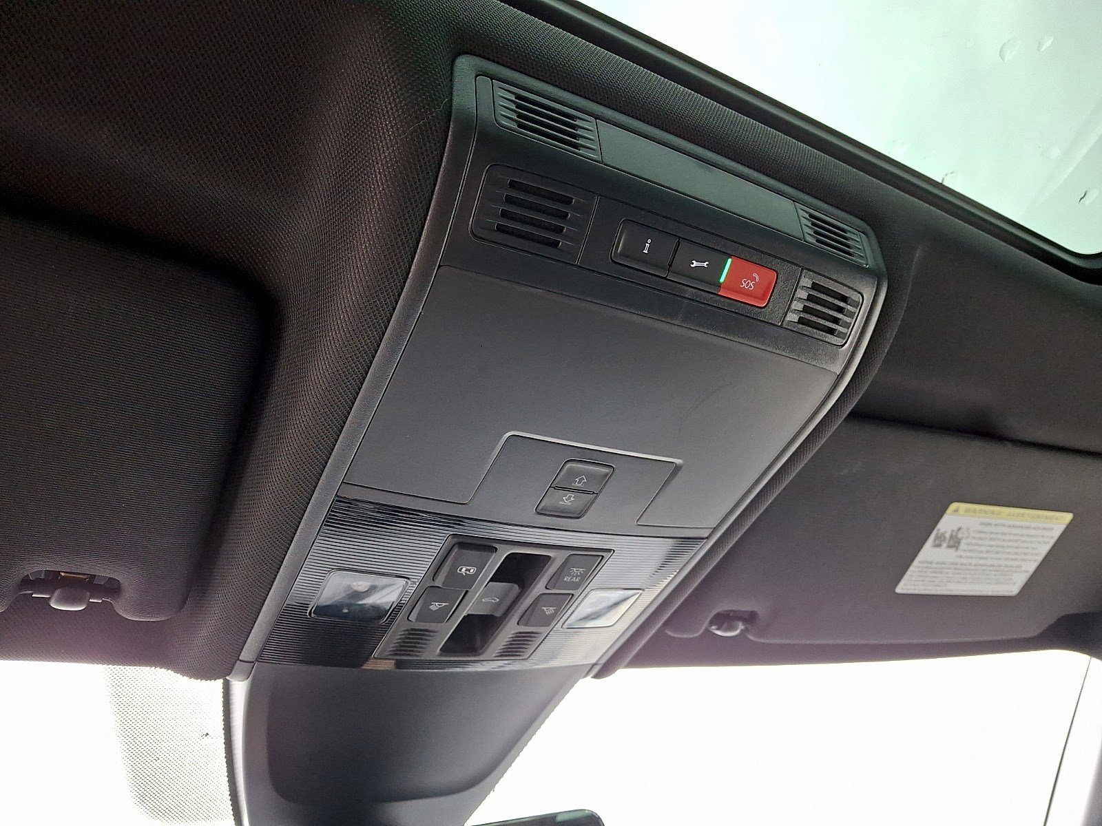 Used 2024 Volkswagen Tiguan SE R-Line FWD image 27