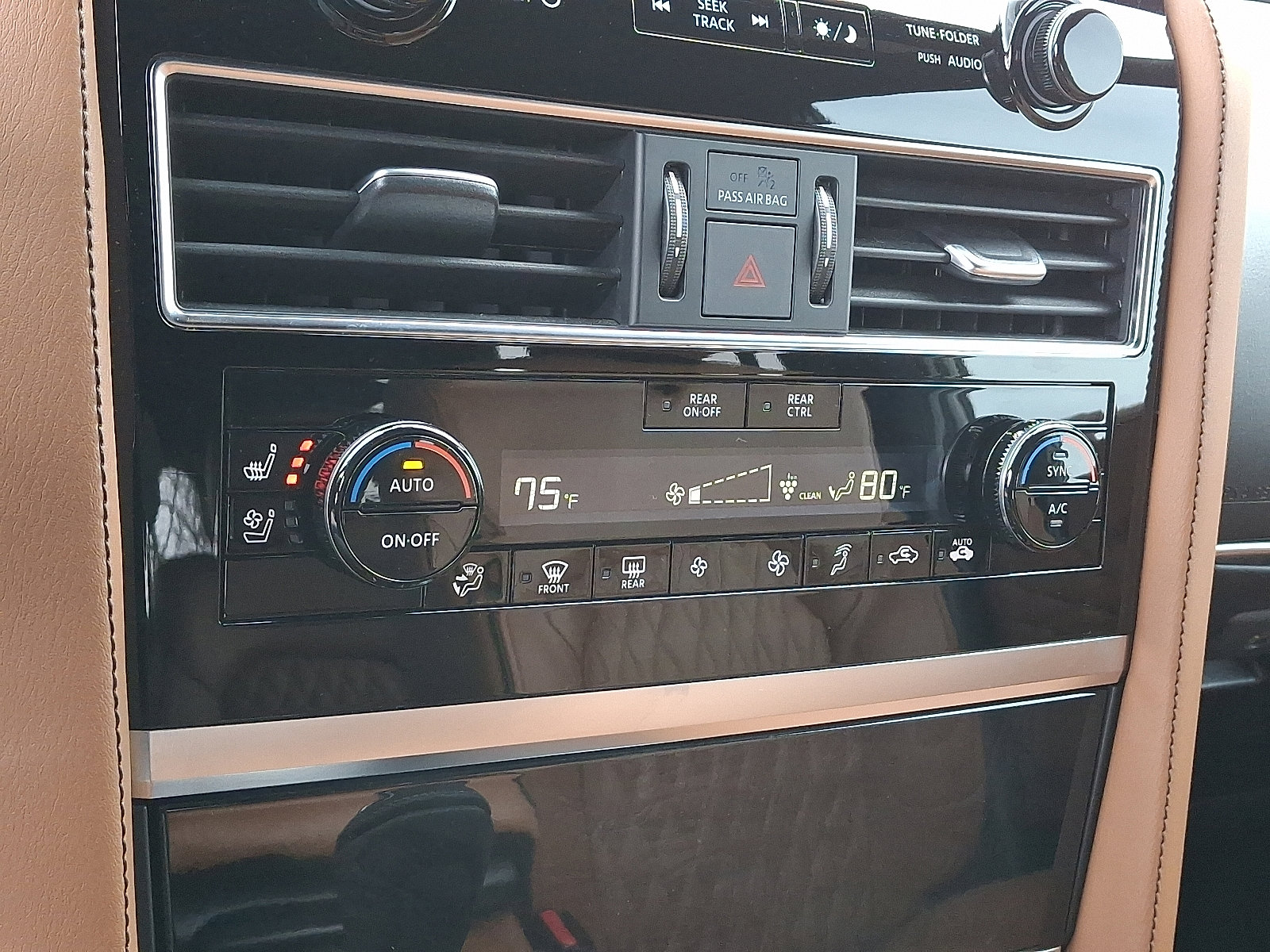 Used 2024 INFINITI QX80 Sensory image 17