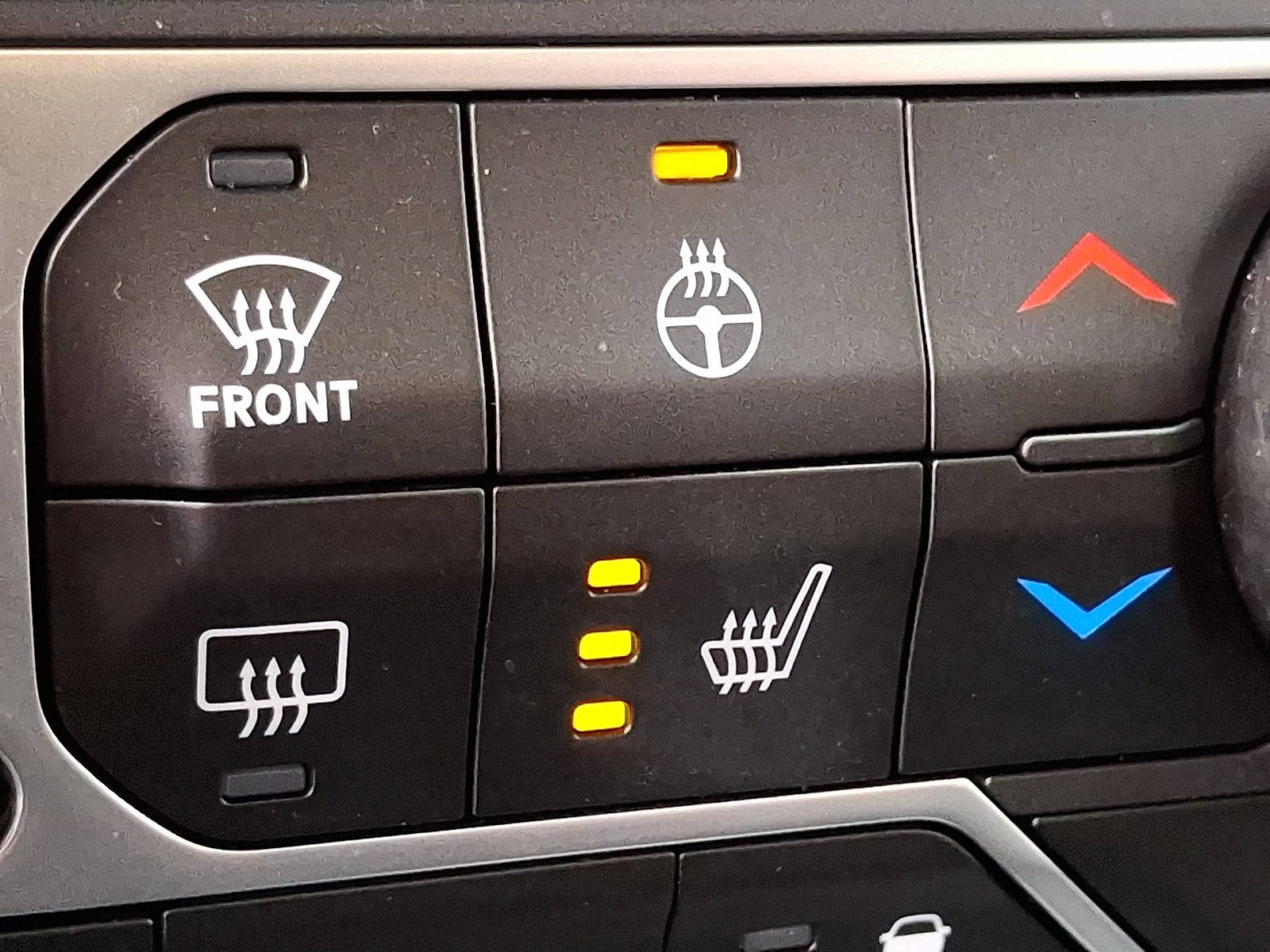 Used 2024 Jeep Wrangler Sahara w/ Safety Group image 24