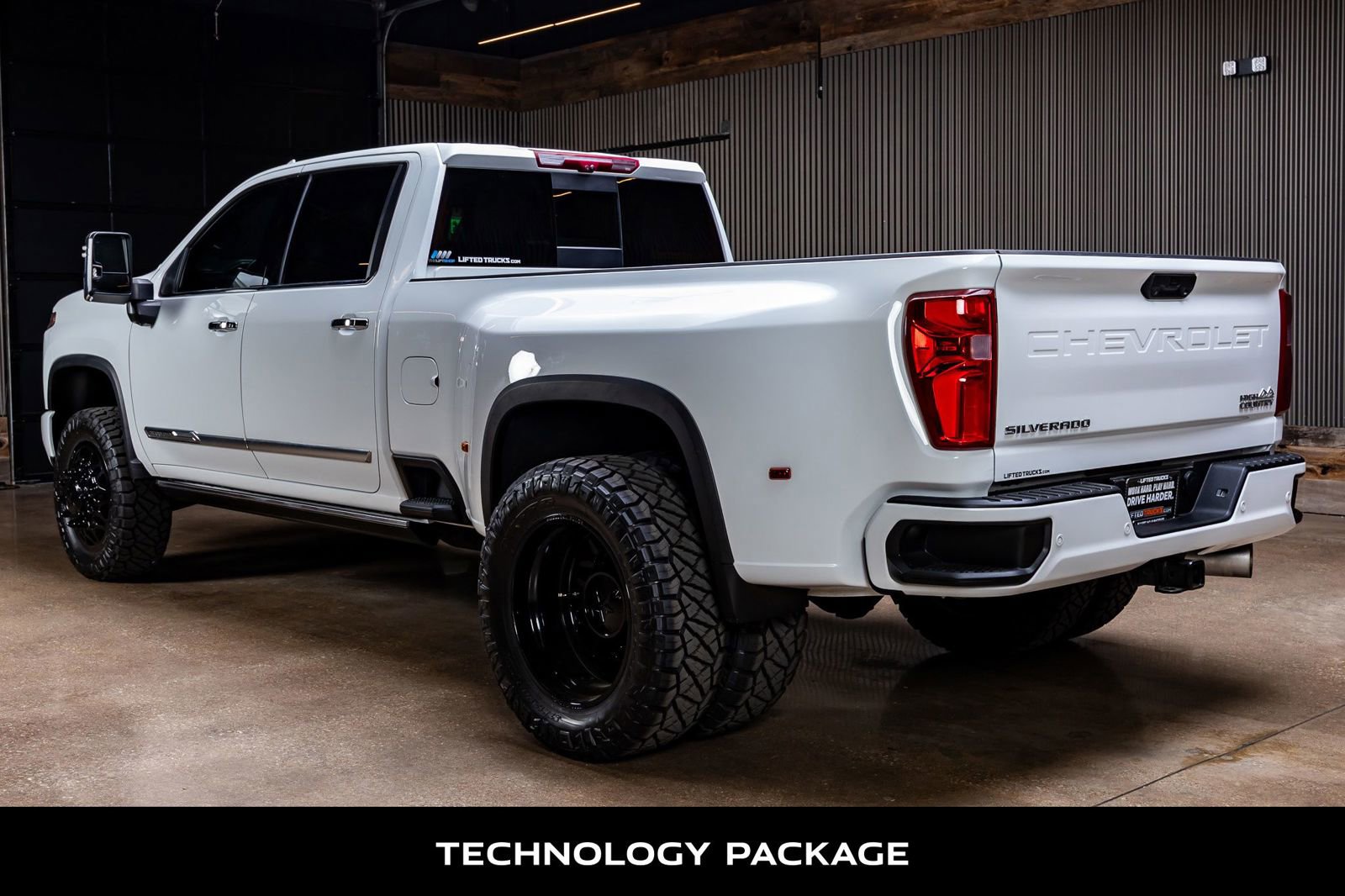 Used 2024 Chevrolet Silverado 3500 High Country w/ High Country Premium Package image 7
