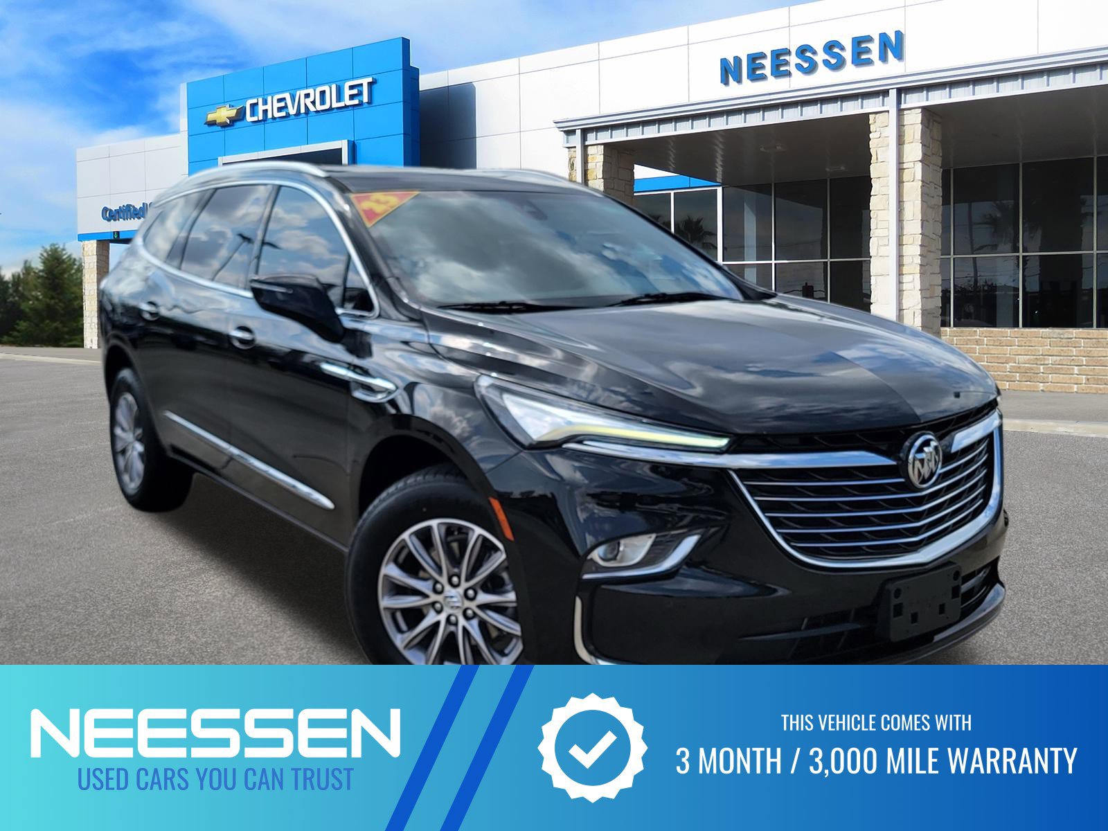 Used 2023 Buick Enclave Essence image 1