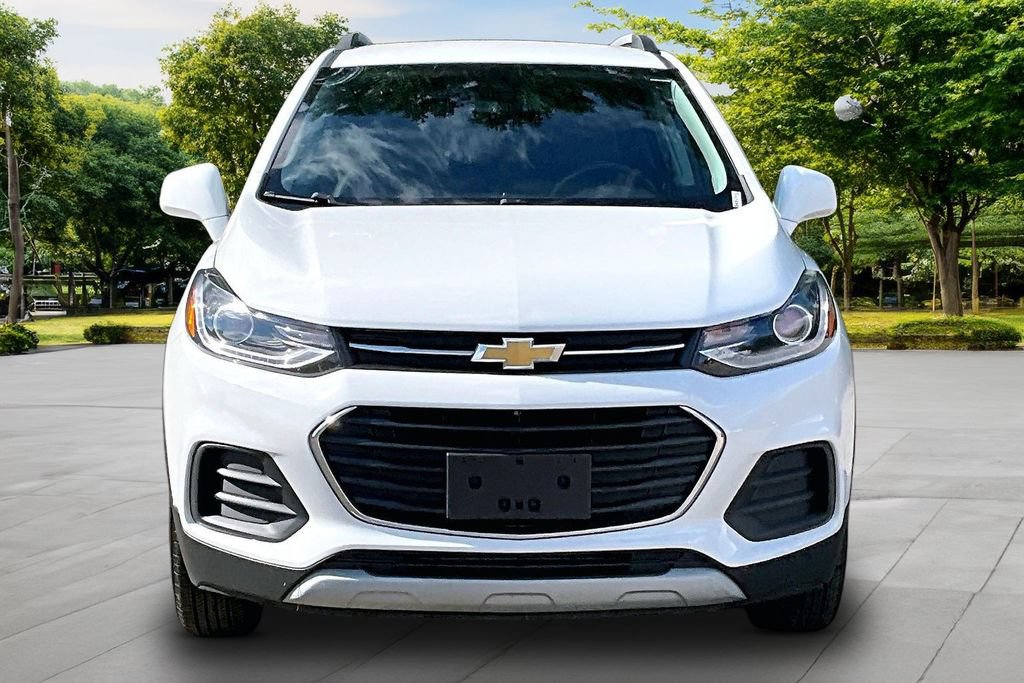 Used 2020 Chevrolet Trax LT w/ Driver Confidence Package AWD/4WD image 3