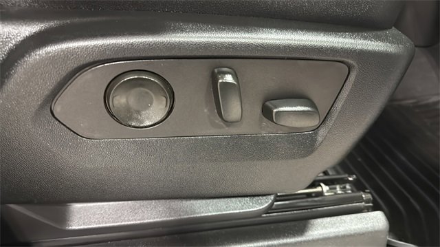 Used 2022 Chevrolet Silverado 1500 LTZ w/ Z71 Off-Road Package image 33