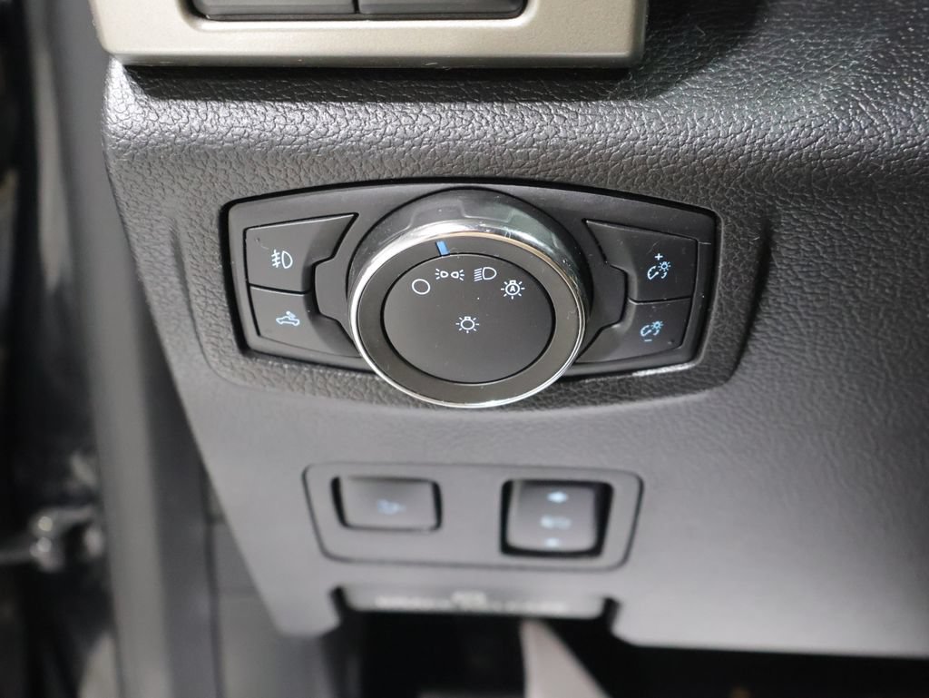 Used 2018 Ford F250 Lariat w/ Lariat Ultimate Package AWD/4WD image 28