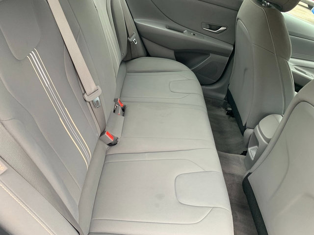 Certified 2024 Hyundai Elantra SEL FWD image 15