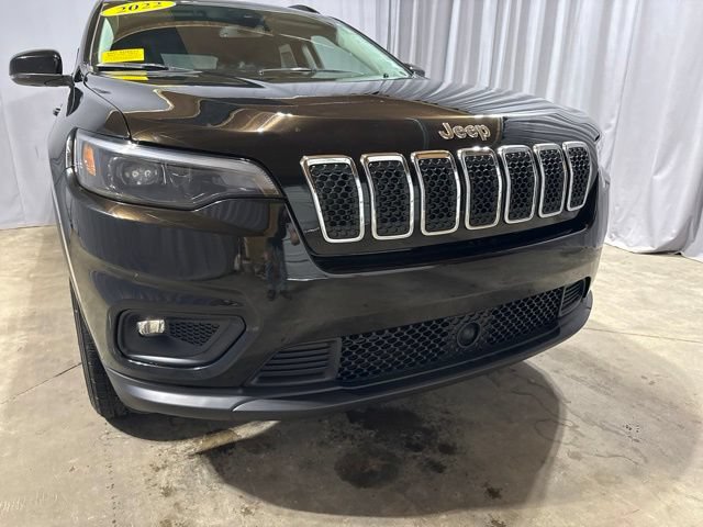 Used 2022 Jeep Cherokee Latitude Lux w/ Mopar Interior Package AWD/4WD image 13