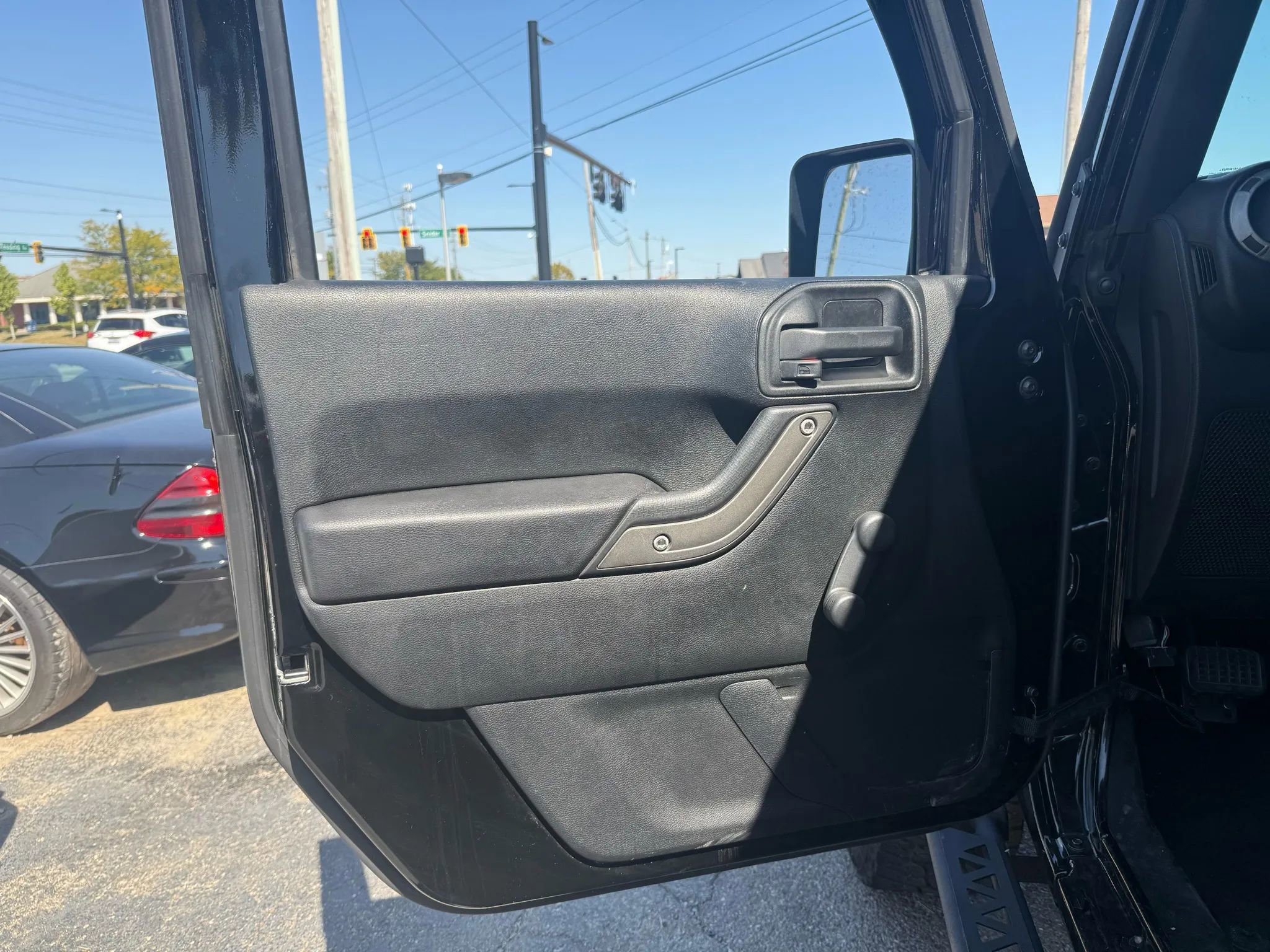 Used 2016 Jeep Wrangler Unlimited Sport w/ Connectivity Group image 9