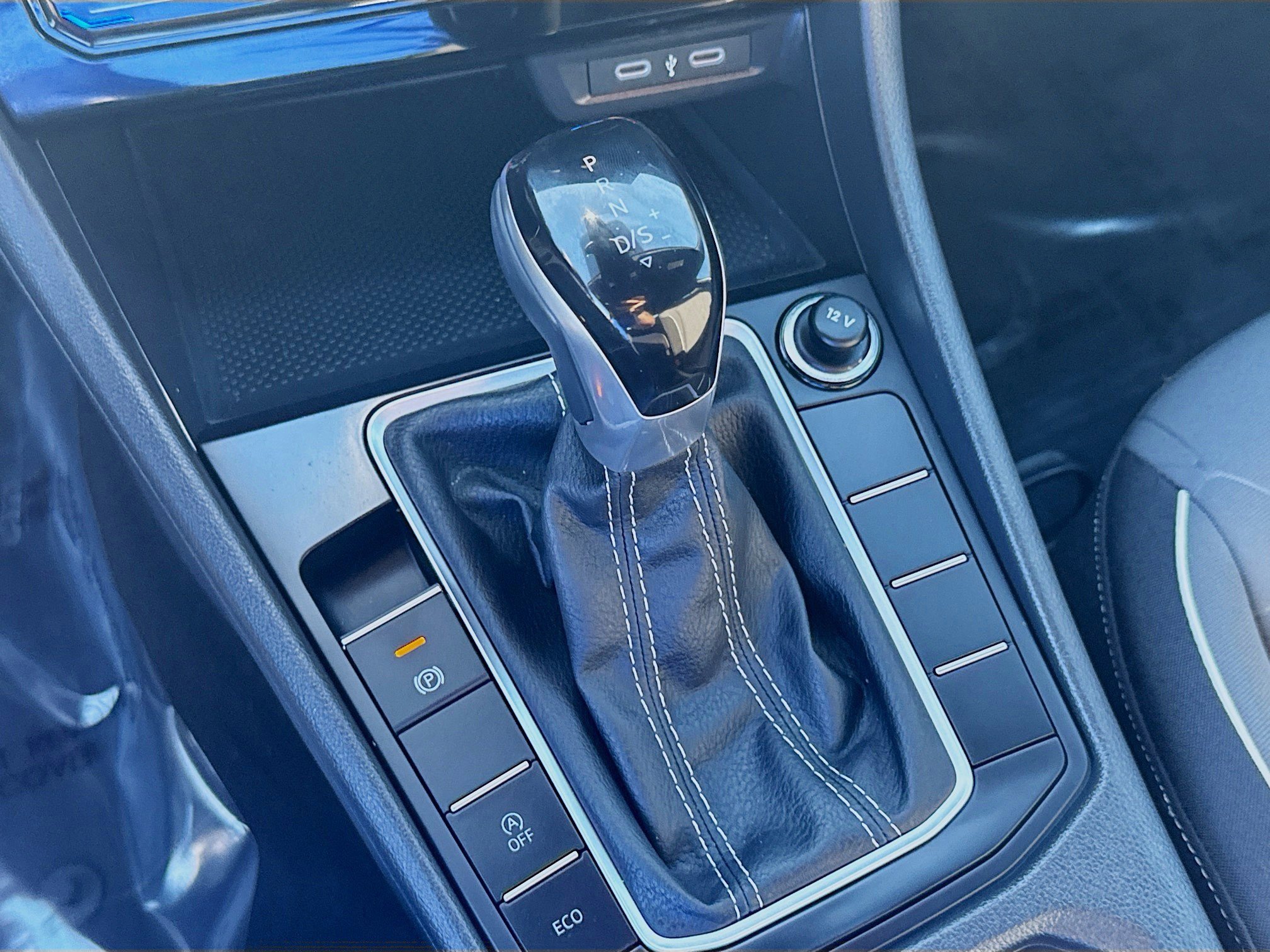 Certified 2025 Volkswagen Jetta Sport image 15