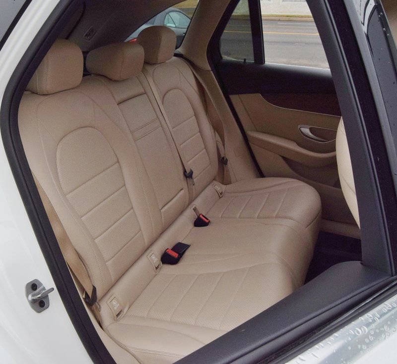 Used 2022 Mercedes-Benz GLC 300 4MATIC w/ Premium Package Lite image 34