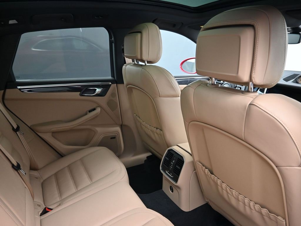 New 2026 Porsche Macan image 7