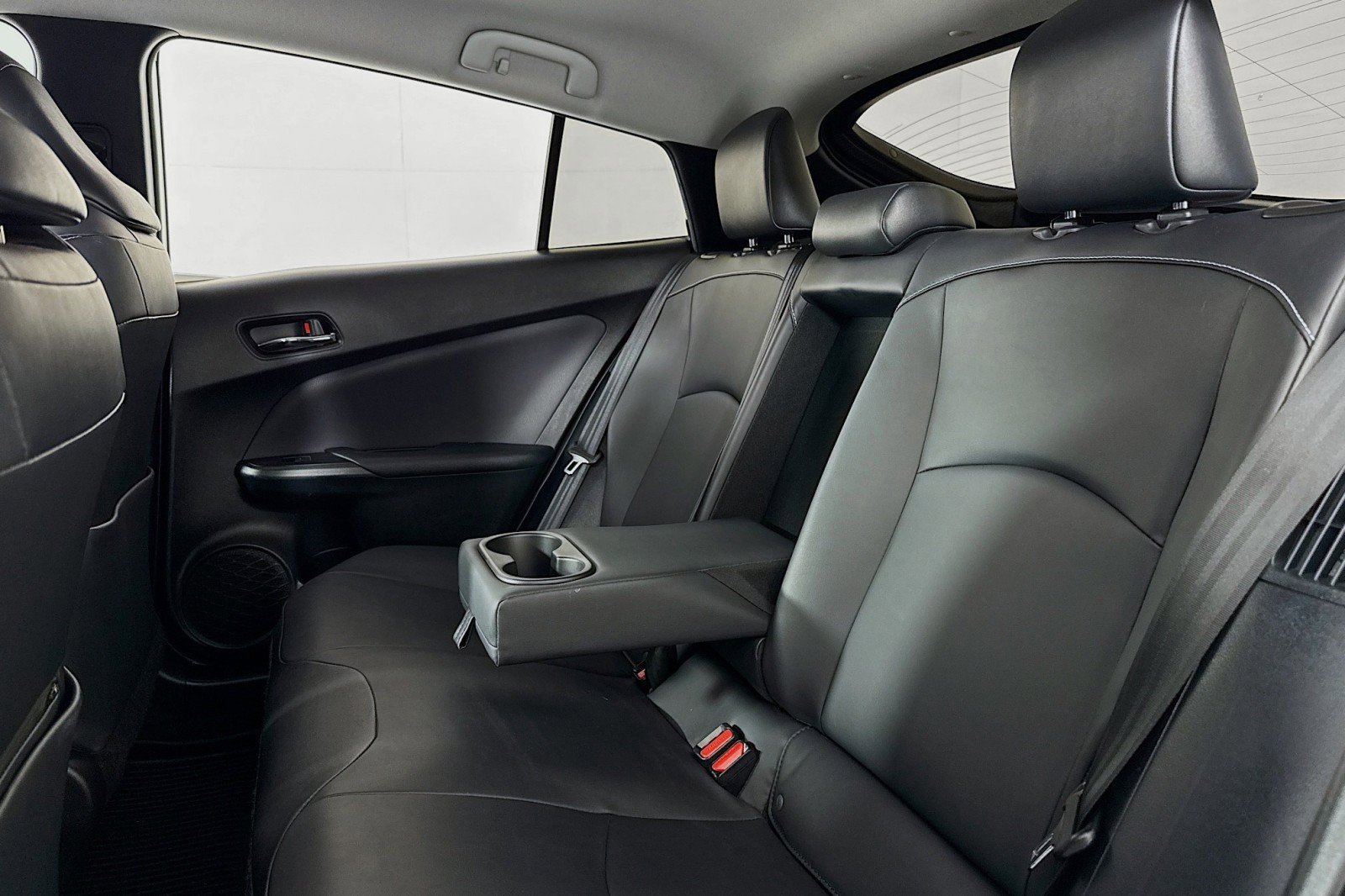 Used 2022 Toyota Prius Prime XLE image 8