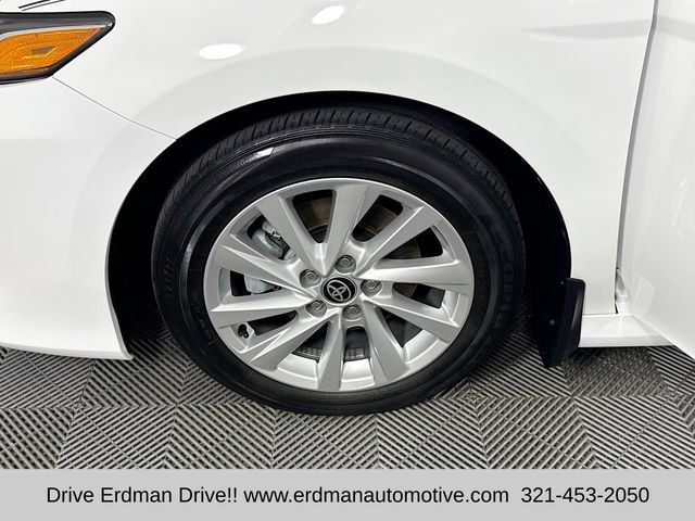 Used 2023 Toyota Camry LE image 4