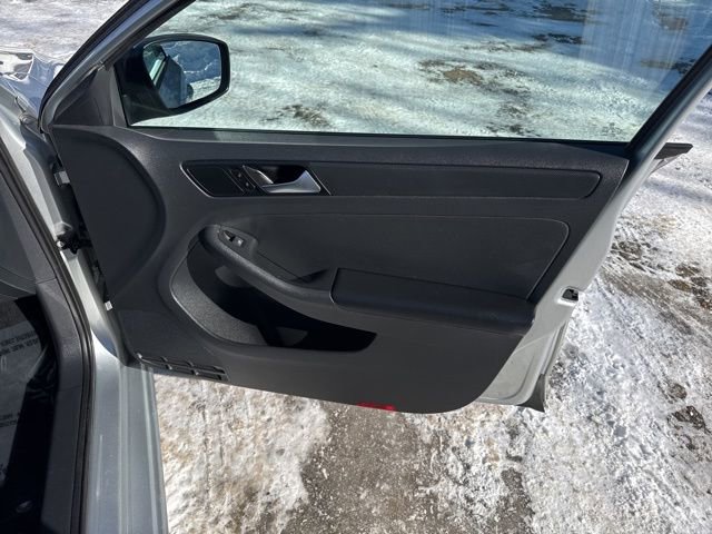 Used 2016 Volkswagen Jetta S image 13