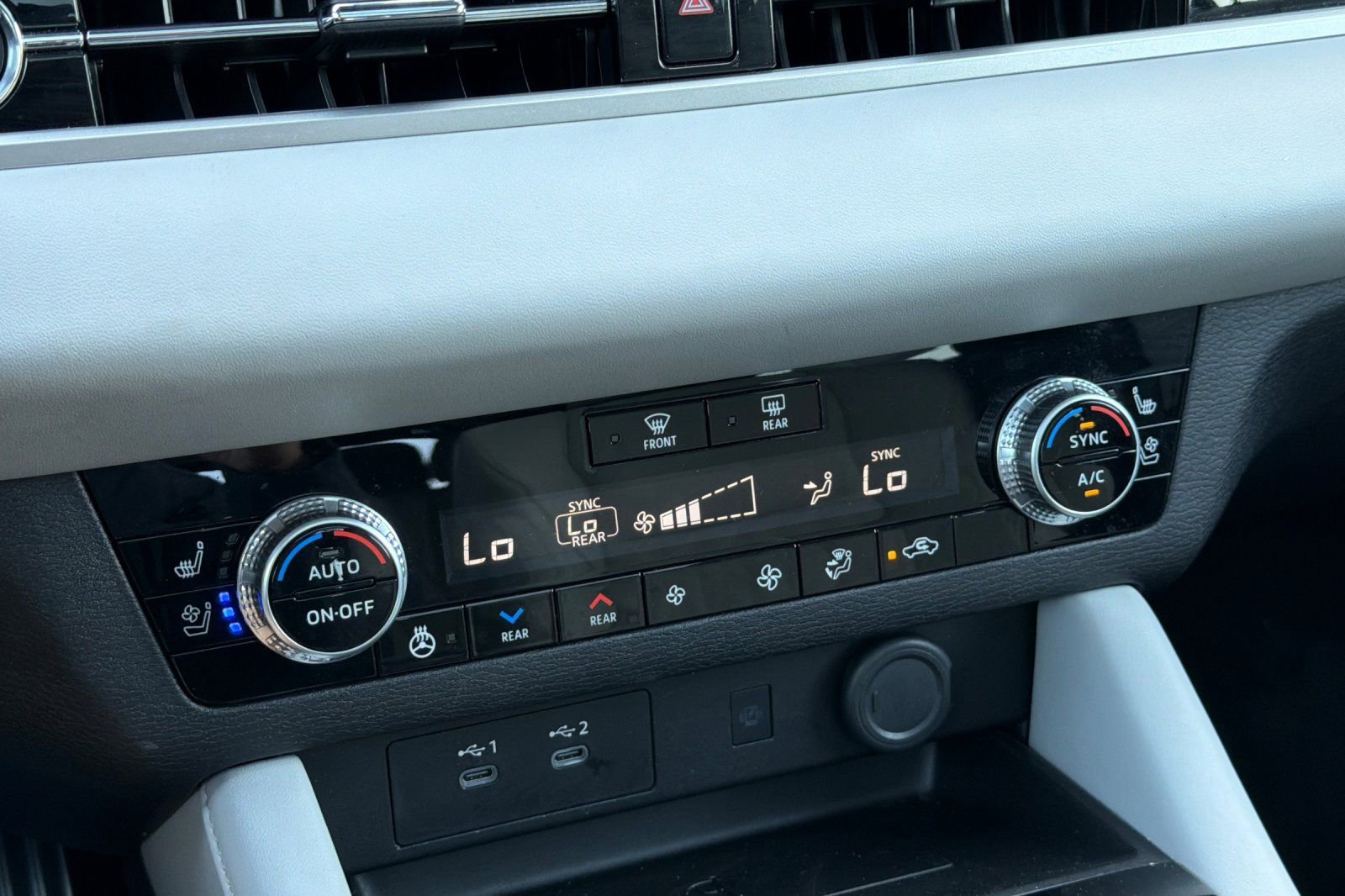 Used 2025 Mitsubishi Outlander SEL FWD image 19