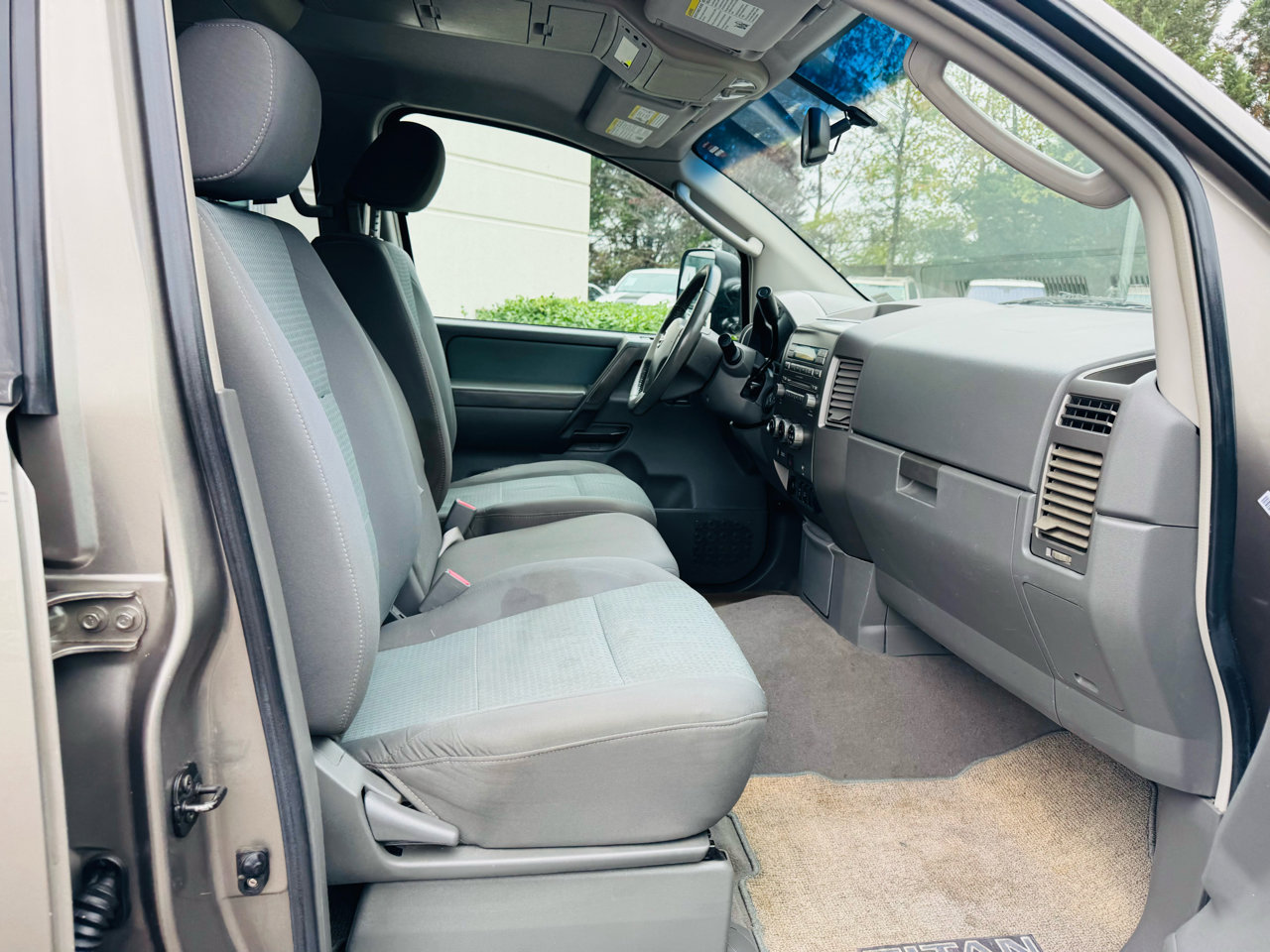 Used 2006 Nissan Titan SE image 17