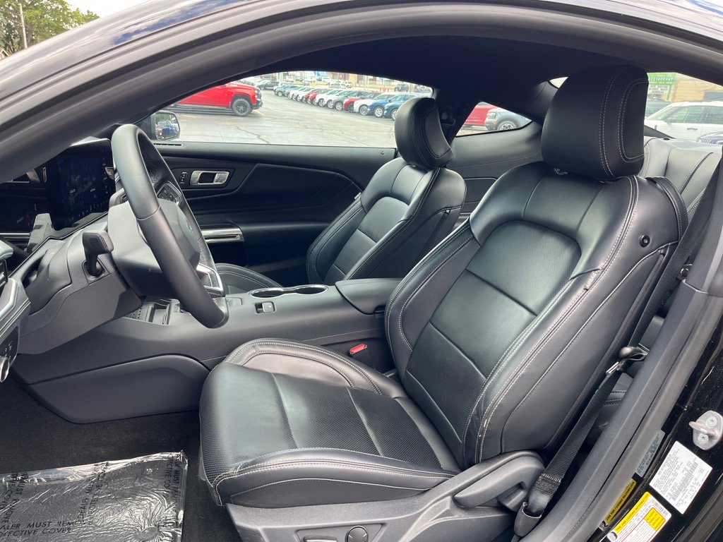 Used 2024 Ford Mustang Premium image 10