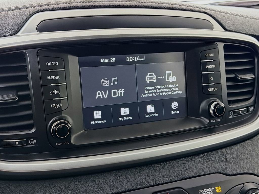 Used 2020 Kia Sorento LX image 16