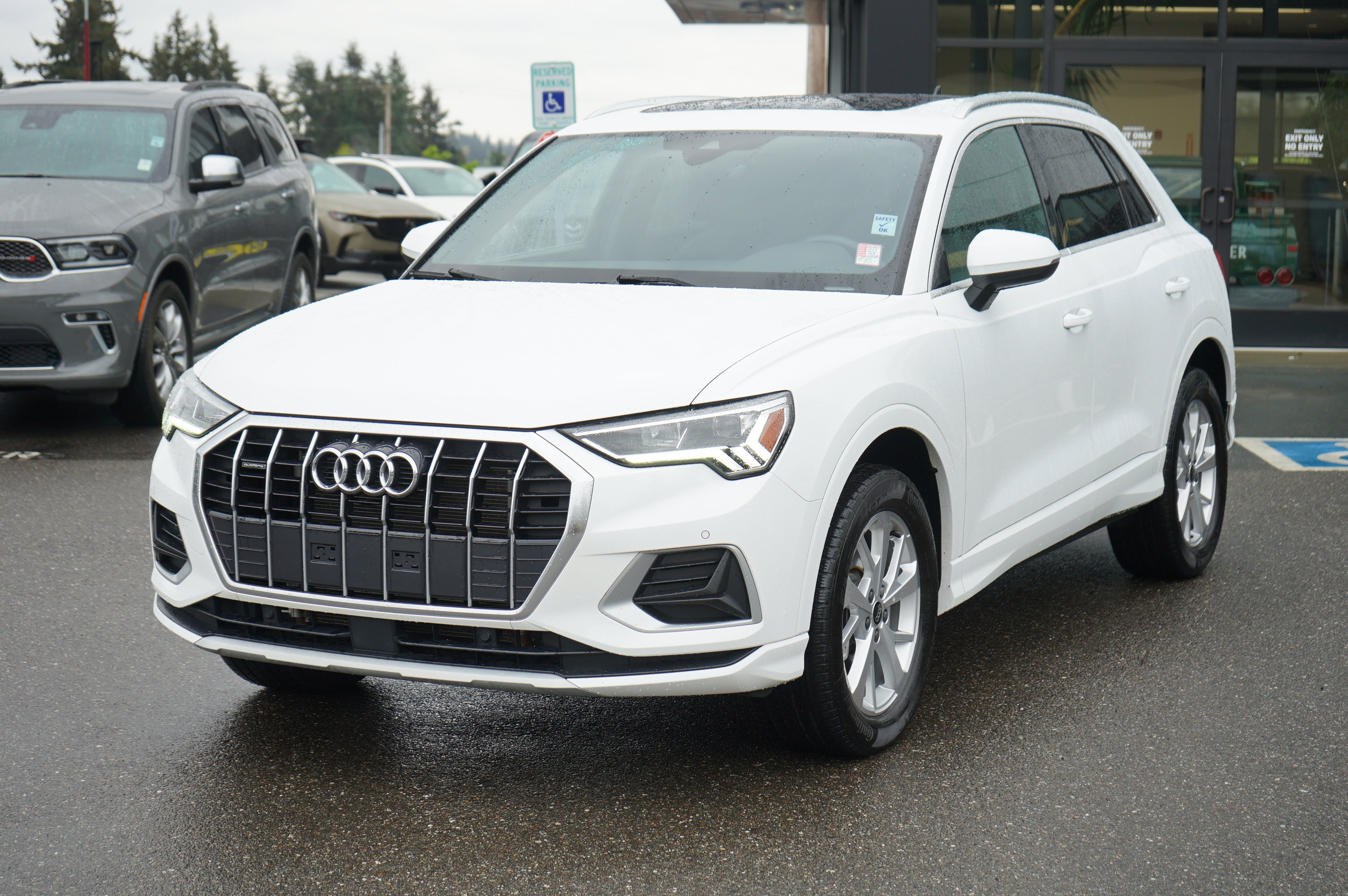 Used 2023 Audi Q3 2.0T Premium AWD/4WD image 9