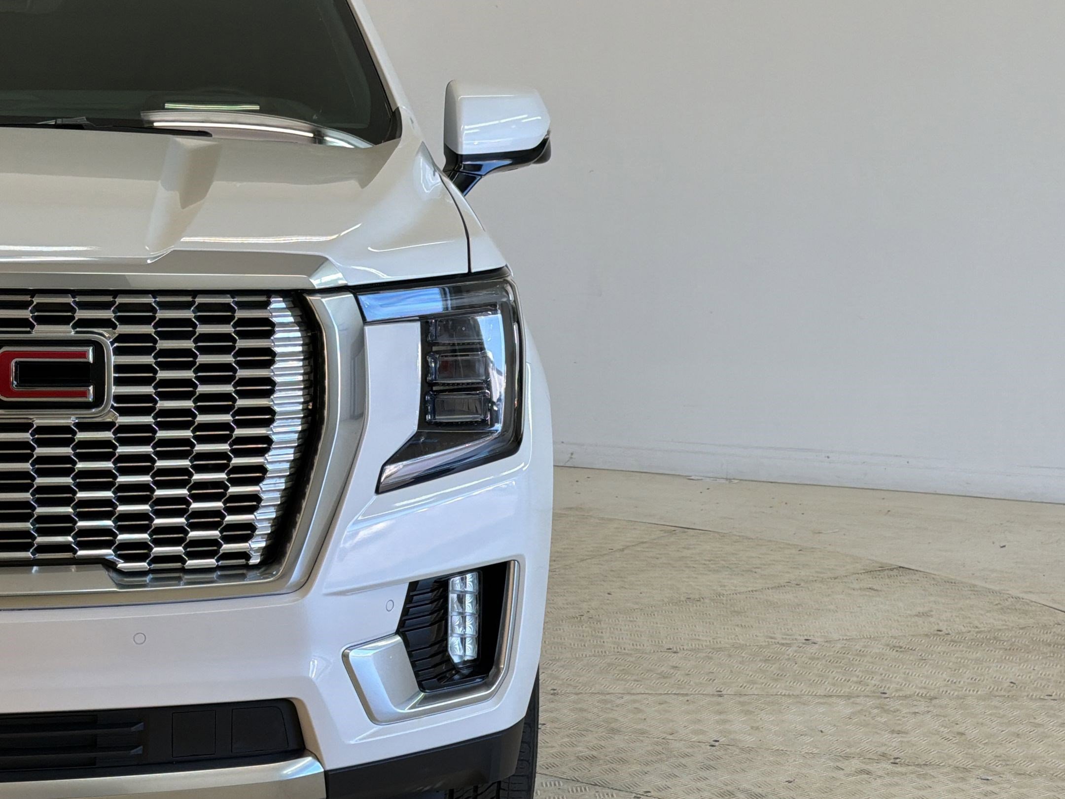 Used 2024 GMC Yukon XL Denali w/ Advanced Technology Package image 11