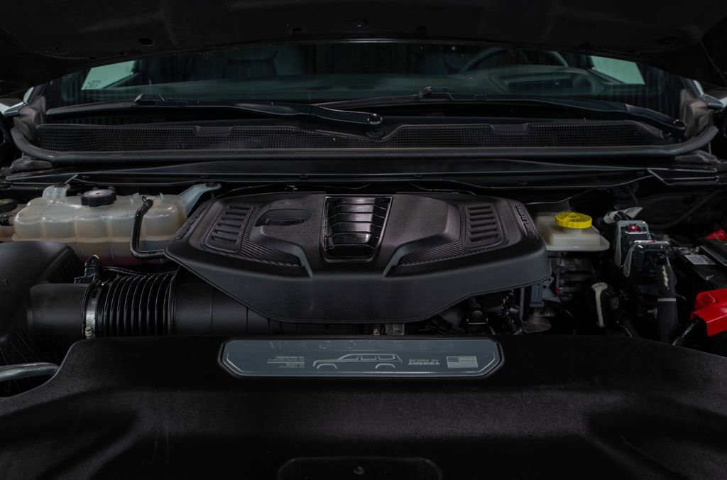 Used 2024 Jeep Wagoneer L Series III w/ Flexible Seating Group image 3