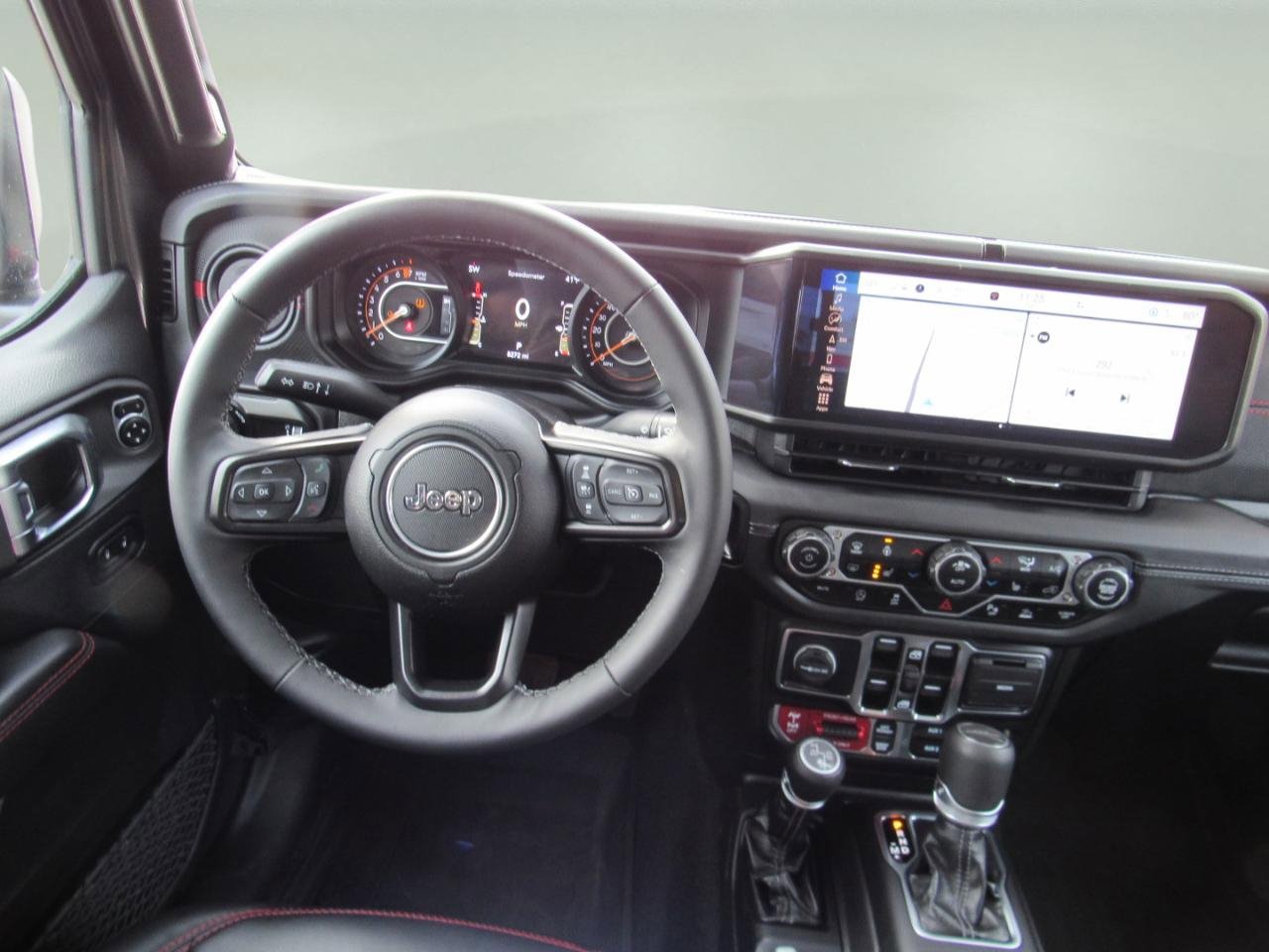 Used 2025 Jeep Gladiator Rubicon image 5