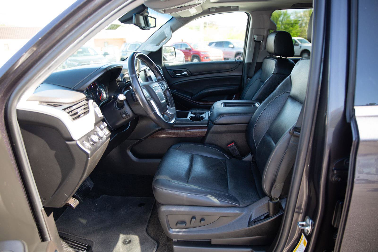 Used 2018 GMC Yukon XL SLT w/ Premium Edition AWD/4WD image 21