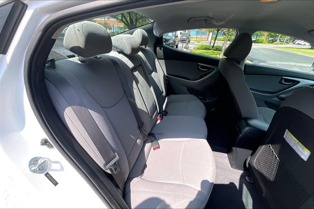 Used 2015 Hyundai Elantra SE FWD image 30