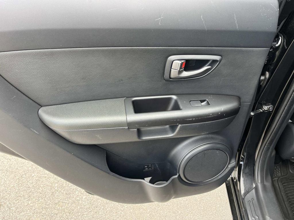 Used 2011 Kia Soul + w/ Audio Pkg image 16