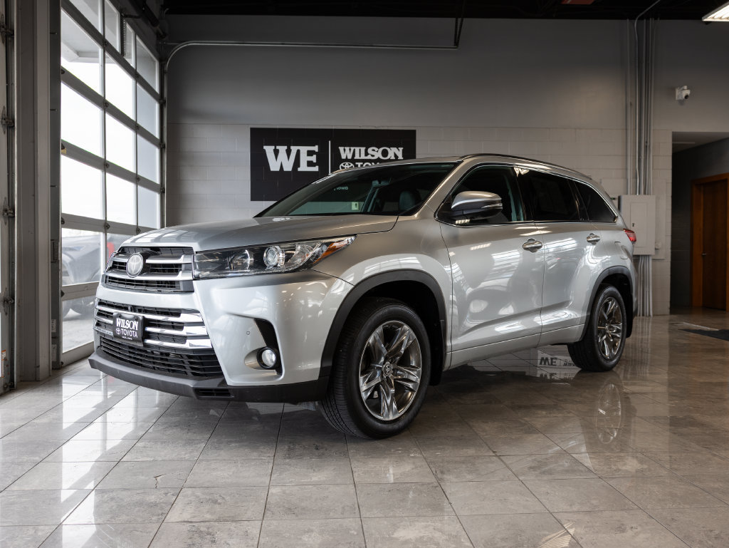 Used 2017 Toyota Highlander Limited Platinum AWD/4WD image 2