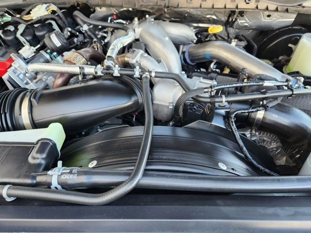 Used 2025 Ford F250 Lariat w/ FX4 Off-Road Package image 32