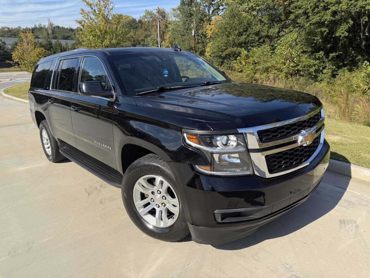 Used 2018 Chevrolet Suburban LT image 4