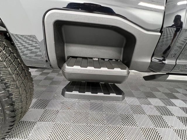 Used 2024 Ford F350 King Ranch w/ Chrome Package image 25