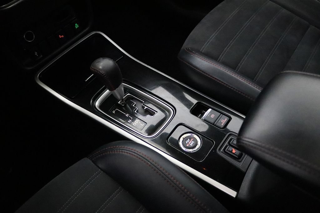 Used 2020 Mitsubishi Outlander LE AWD/4WD image 23